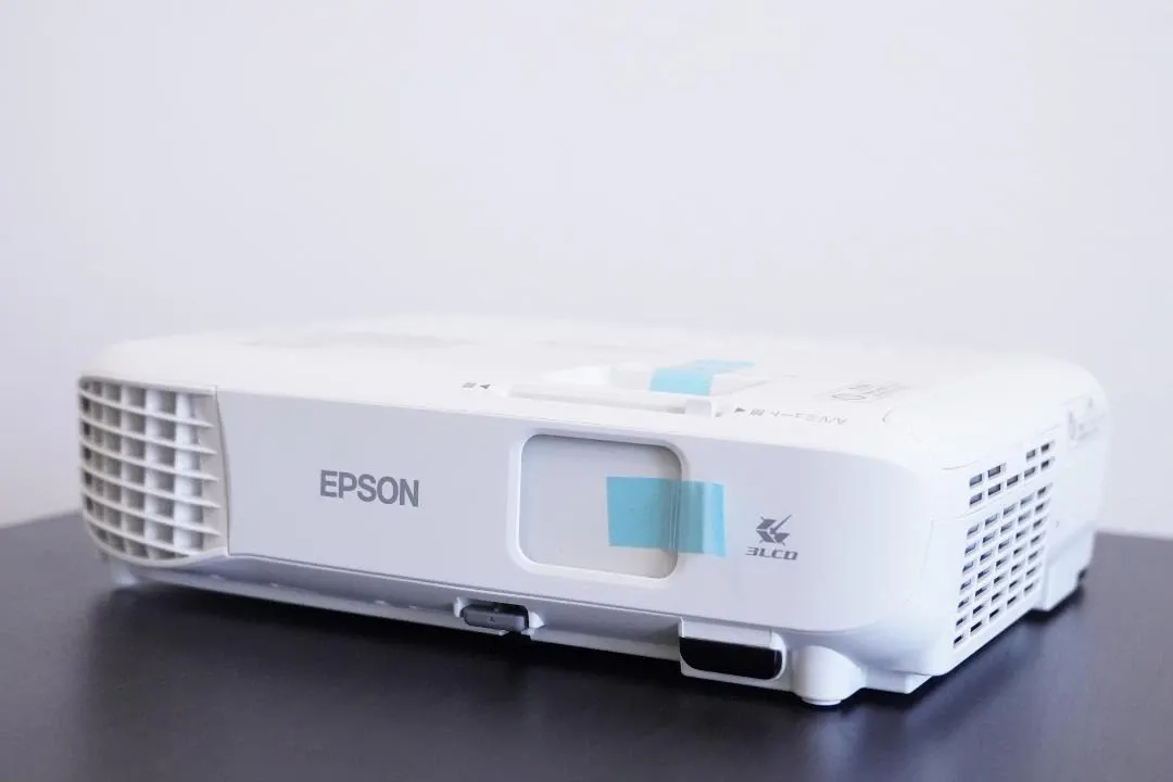 Epson EB-S05 SVGA 3300 بروجيكتور ايبسون مجدد 3300 لومن